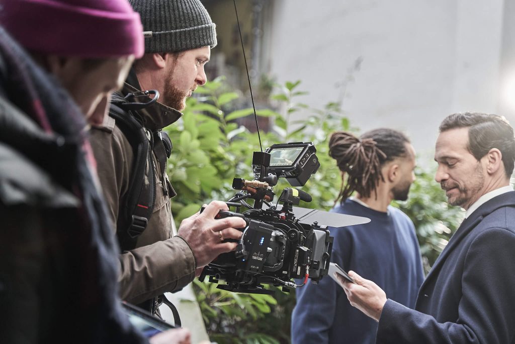 Buntspecht - Stories - AXA - Privatschutz - Versicherung - High Quality - Full Service Production - Shooting - Dreh - Storyboard - Casting - Media - Film - Köln