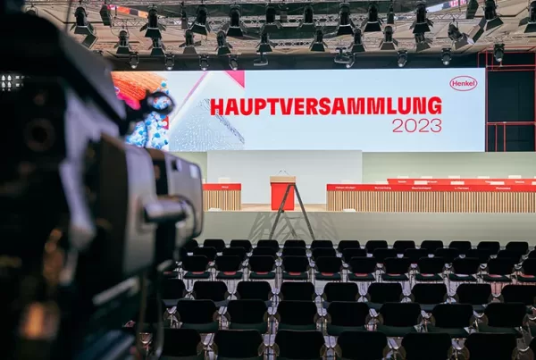 Buntspecht - Stages - Henkel - Hauptversammlung - Event - Bühne - Konzept - Stage Design - Rendering - Multimedia - Köln
